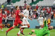 易游体育平台-包含紧张激烈足球比赛落幕，球员精彩表现获赞的词条