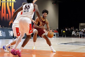 易游体育直播团队-NBA球队签下新秀，引发行业热议(nba球星新秀)