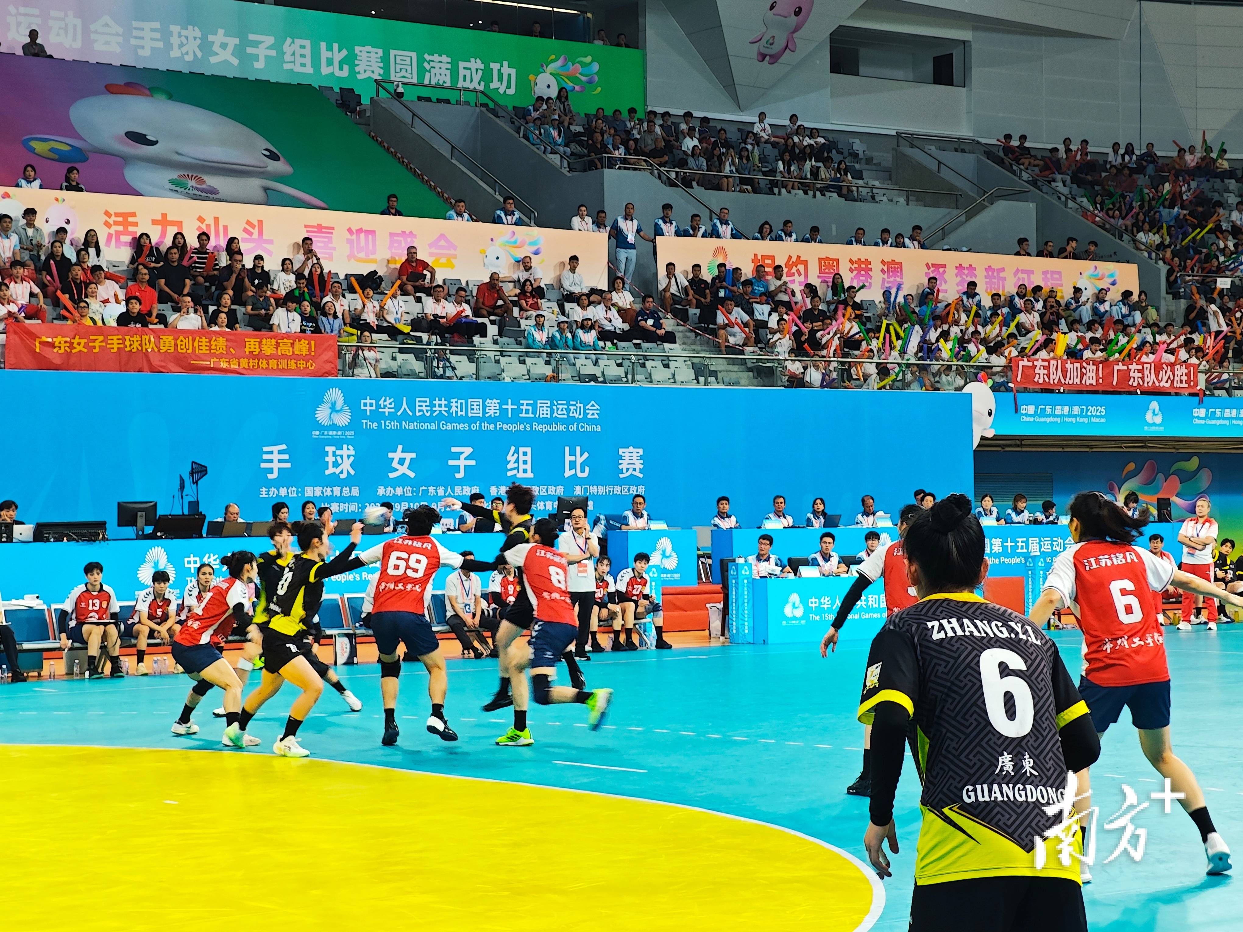 体育赛场竞争激烈,翻云覆雨,瞬息万变 体育赛场竞争激烈,翻云覆雨,瞬息万变